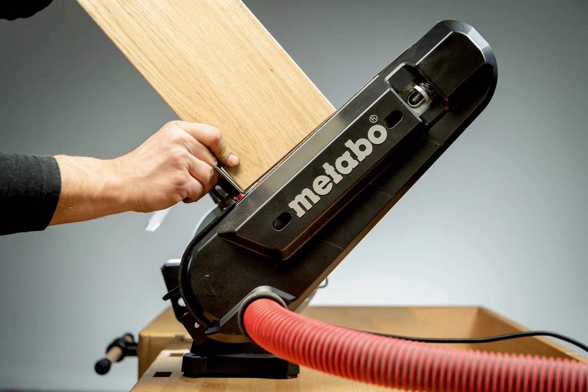 Metabo Touret à Meuler 604220000 BS 200 PLUS Touret Combiné Et Ponceuse à Bande 4 Metabo Touret à Meuler 604220000 BS 200 PLUS Touret Combiné Et Ponceuse à Bande – Image 4